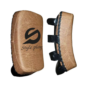 Bouclier de frappe incurvé en cuir véritable pour Muay Thai, personnalisable en couleur et taille, équipement d'entraînement d'arts martiaux - Product Image 3
