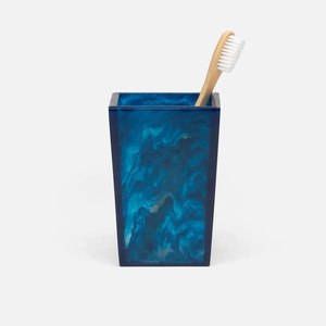 Ensemble de salle de bain quatre pièces en résine élégante et personnalisable pour hôtel et maison – Distributeur de savon, porte-brosse à dents et gobelet de luxe écologiques - Product Image 4