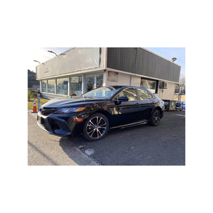 Sedán ejecutivo Toyota Camry para profesionales de negocios - Product Image 2