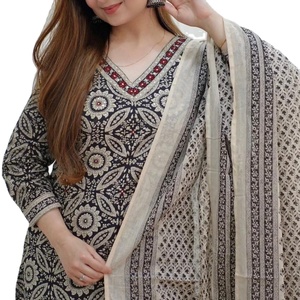 ชุดสูท Anarkali Salwar สำหรับงานแต่งงานที่หรูหรา - Product Image 1