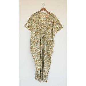 Robe longue kaftan pour femme, imprimé floral jaune doré, coupe ample, 100% coton, tenue de plage estivale, robe de vacances - Product Image 1
