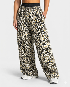 Ensemble de survêtement pour femme imprimé léopard jaune et noir, coupe oversize, respirant, avec sweat à capuche et pantalon de jogging à doublure contrastante - Product Image 5