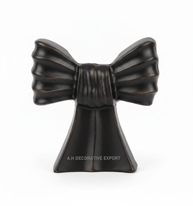 Sculpture de table en métal de luxe, nœud papillon artisanal |   Décoration d'intérieur contemporaine en ruban doré antique, idées de cadeaux de mariage - Product Image 3