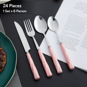 Ensemble de couverts polis et façonnés pour les réceptions festives et les repas en cuisine, conçu pour une utilisation durable et fiable - Product Image 6