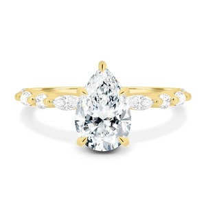 Bague en diamant de laboratoire au design unique, personnalisable, style Iced Out Bling, pour hommes et femmes, idéale pour mariage, anniversaire et cadeaux, en vente. - Product Image 4