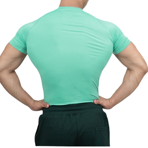 Diseño ajustado al cuerpo que permite movimiento libre. Camisetas de compresión para hombre diseñadas para correr, hacer ejercicio y entrenar. Camisetas de compresión para hombre. - Product Image 6