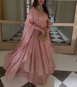 Robe Anarkali en soie brodée rose pour femme, style traditionnel indien et pakistanais, longueur ras du sol, coupe classique, toutes saisons - Product Image 2