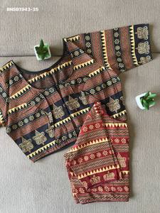 Colección de Blusas de Algodón Ajrakh de Buena Calidad con Estampado a Mano, Manga hasta el Codo y Corte Princesa, Proveedor Mundial - Product Image 6