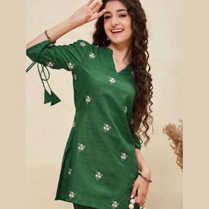 Ensemble coordonné élégant en coton mélangé de qualité supérieure, haut et bas en coton mélangé, entièrement cousu, pour le bureau ou les occasions décontractées, pour femmes. - Product Image 4