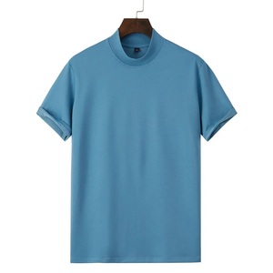 Camiseta Casual de Hombre, Color Lavanda, Cuello Redondo, Manga Corta, Corte Regular, Tejido de Punto, Logotipo Frontal, Transpirable, Secado Rápido, 100% Algodón - Product Image 3