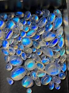 Lot de cabochons en pierre de lune arc-en-ciel, blancs avec reflets bleus, calibrés, pierres précieuses naturelles en vrac pour la création de bijoux - Product Image 4