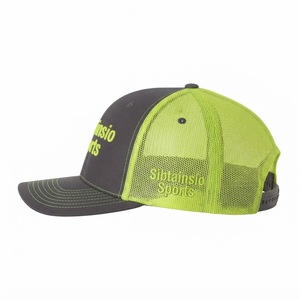 Gorra de béisbol unisex de malla verde neón y gris carbón, con texto bordado personalizado, ajustable, estilo snapback, informal, deportiva, para el sol. - Product Image 3