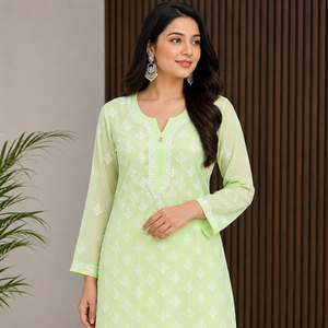 Kurti vert pistache clair brodé à la main, style Lucknowi Chikankari, coupe droite - Tunique ethnique élégante en coton pour femmes - Product Image 3