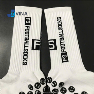 Chaussettes de football JZVINA avec logo personnalisé, adhérence forte, antidérapantes, respirantes, en maille durable, pour l'entraînement, de haute qualité, fabriquées au Vietnam - Product Image 2