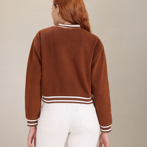 Chaqueta Varsity Corta para Mujer, Estilo Moderno, Manga Corta, Informal, en Varios Colores Personalizados, Chaqueta Varsity Abrigada de Moda - Product Image 5