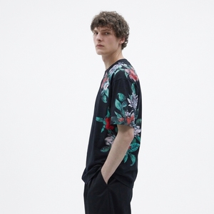 T-shirt personnalisé pour homme avec logo, imprimé floral, en coton épais, motif botanique sur les côtés des épaules, coupe oversize, style streetwear - Product Image 2