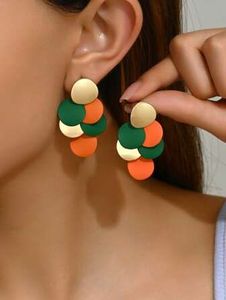Boucles d'oreilles en résine faites à la main pour femmes, bijoux légers et tendance, boucles d'oreilles colorées pour tous les jours, les fêtes, les mariages - Product Image 4