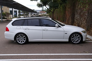 2011 B-M-W 328-i S-p-o-r-t-s W-a-g-o-n - Product Image 3