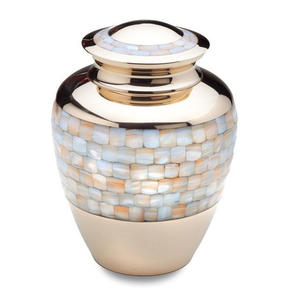 Urne funéraire artisanale en laiton de haute qualité pour cendres, pour funérailles et commémoration - Product Image 2