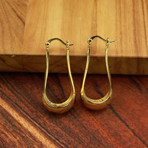 Boucles d'oreilles créoles en laiton, créoles allongées en forme de U, design minimaliste moderne, fabricant OEM ODM - Product Image 3