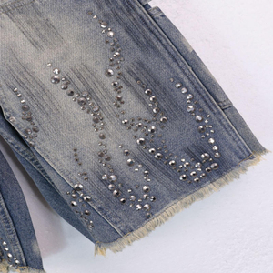 Pantalones Cortos Vaqueros Personalizados para Hombre con Pedrería, Estilo Vintage, Lavado Desgastado, Tipo Carpintero, con Bajo Deshilachado y Borde Crudo, Venta al por Mayor - Product Image 2