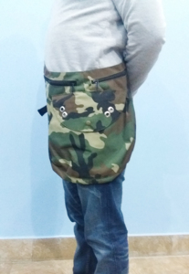 Bolsa de caza para cetrería, bandolera con estampado de camuflaje y correa ajustable para el hombro, hecha de Cordura lavable. - Product Image 6