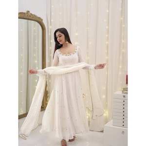 Robe de soirée XL avec dupatta brodé et pantalon, ensemble élégant pour les occasions spéciales - Product Image 5