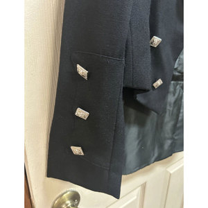 เสื้อแจ็คเก็ตปรินซ์ชาร์ลีแบบดั้งเดิม ทำมือ สีดำ ขนสัตว์คุณภาพสูง 100% รับสั่งทำขายส่ง ปี 2026 - Product Image 4