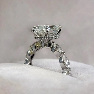 Bague en diamant de laboratoire taille marquise, or blanc 14 carats, 3,00 carats, IGI E F VVS2 CVD - Product Image 1