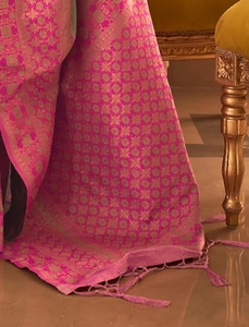 Sari Tradicional de Seda para Mujer KV, Diseño Tejido Verde, Sari de Diseñador Pintado a Mano para Fiesta, Sin Costuras - Product Image 4