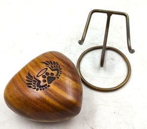 Urna Funeraria Tradicional de Madera en Forma de Corazón, Recipiente Conmemorativo para Cenizas, Elaborada con Acabado Mate Decorativo y Suave - Product Image 4