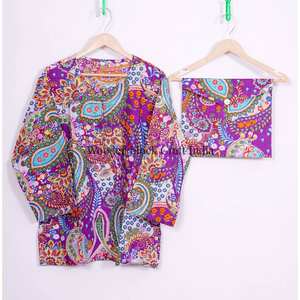 Ensemble de pyjama en coton indien pour femme, imprimé floral violet vif, avec fermeture boutonnée, idéal pour la plage et la détente, ensemble de nuit, ensemble de pyjama à col. - Product Image 2