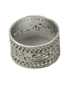 Modern Metallic Silver Flower Shape Napkin Ring New Brass Napkin Holder and <b>Tissue</b> Holder for <b>Wedding</b> Dining Table Decorations - Product Image 6
