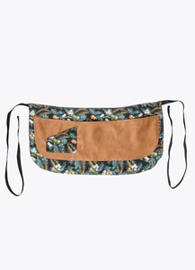 Cape de coiffure à imprimé tropical avec poches en cuir marron, tablier textile résistant à l'eau - Product Image 5