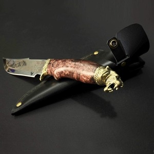 Couteau artisanal en acier Damas avec manche en bois et lame droite polie, pour droitier - Product Image 2