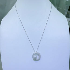 สร้อยคอมุกน้ำจืด 9-10 มม. ยี่ห้อ Zhuji Versatile Fashion พร้อมจี้เงินแท้ ประกายออโรร่าเกือบไร้ตำหนิ - Product Image 4