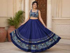Lehenga indien brodé avec des détails décoratifs, mouvements élégants et style raffiné pour les mariages et les événements festifs - Product Image 2