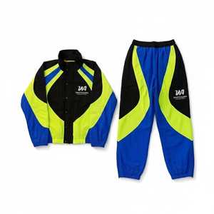 ชุดเซ็ตเสื้อแจ็คเก็ตและกางเกงวอร์มสตรีทแวร์พรีเมียมแบบสั่งทำพิเศษ น้ำหนักเบา ทรงโอเวอร์ไซส์ มีฮู้ด ตกแต่งด้วยผ้าแบบแพทช์เวิร์ค ระบายอากาศได้ดี ผลิตจากไนลอน - Product Image 1