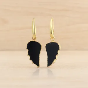 Boucles d'oreilles en laiton plaqué or 18 carats avec onyx noir et ailes d'ange, hypoallergéniques, pour femmes, vente en gros - Product Image 1