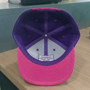 Casquette Snapback 6 Panneaux Broderie Tissée Personnalisée OEM, Visière Plate Structurée, Faible MOQ, Fabricant de Coiffes ODM - Product Image 4