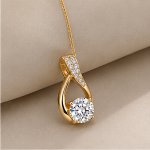 AMBER JEWELS Collier unisexe avec pendentif en zircon plaqué rhodium, taille marquise, serti griffe goutte d'eau, chaîne maille forçat, style classique - Product Image 4