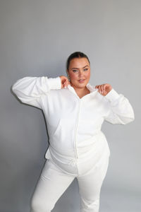 Conjunto de Sudadera Corta y Pantalones Cortos Personalizados, Suaves, 100% Algodón Felpa, Ropa Urbana y de Descanso para Mujer, Conjunto de Dos Piezas OEM - Product Image 6