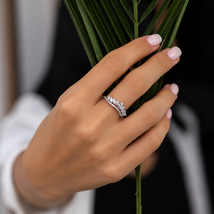 Bague de fiançailles classique en diamant taille marquise pour femme, avec bande torsadée en forme de feuille, cadeau d'anniversaire de mariage - Product Image 1