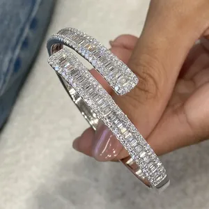 กำไลข้อมือทองคำขาว 14K ประดับมรกต 6.7 กะรัต เพชรทรงกลมสังเคราะห์ F/VS - Product Image 5