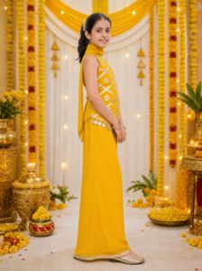 Ensemble Kurti et Palazzo pour filles Titrit Georgette sans manches, orné, style fête, en matériaux recyclés, avec foulard intégré - Jaune - Product Image 3