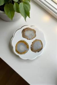 Sous-verres uniques en résine faits à la main, forme irrégulière, avec motif floral et feuille d'or, napperons de table élégants - Product Image 4