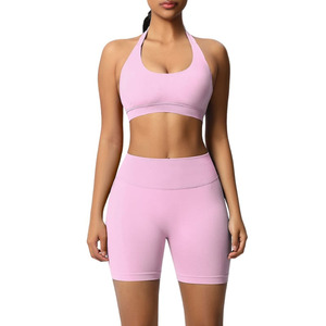 Ensemble de sport et yoga respirant personnalisé pour femme : short taille haute et débardeur d'entraînement 2 pièces - Product Image 1