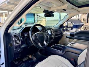 Ford F450 Limited Usado del 2021 - Product Image 5