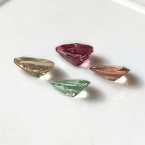 Ensemble de 4 pierres précieuses de tourmaline naturelle multicolore pastel du Mozambique de 4,40 carats, coupées en poire, assorties, calibrées, 6x8 mm - Product Image 5