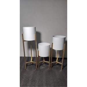 Support de Plante en Métal Doré en Gros avec Pot, Jardinière de Luxe en Fer Blanc, Pots Décoratifs en Métal pour Plantes d'Intérieur, Décoration Maison - Product Image 1